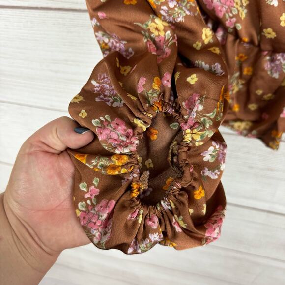 Peach Love California Women's Brown Floral Fall Waisted Balloon Sleeve Top Small - Picture 4 of 6
